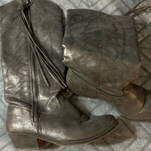 SIZE 7 rampage nice boots with a short heel . Worn 1 time,